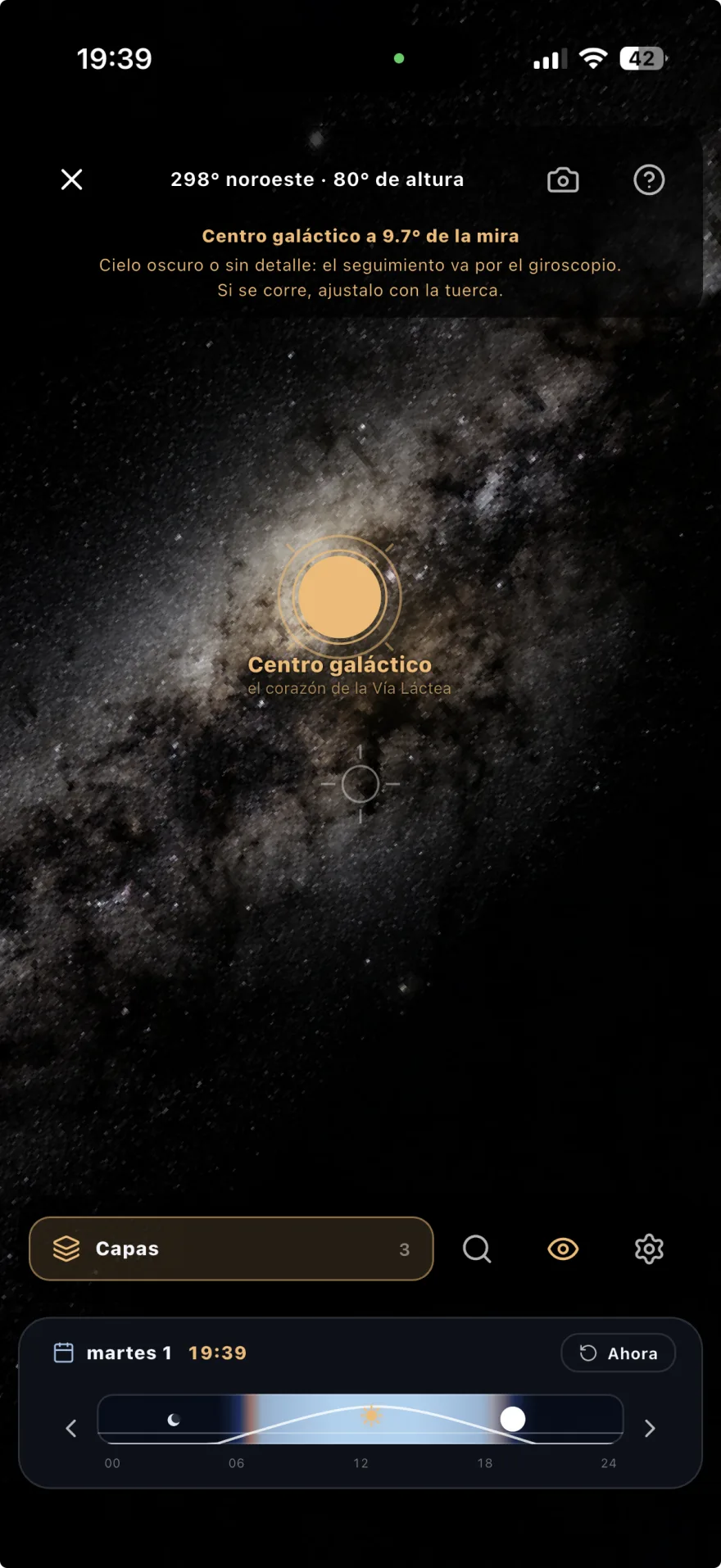 La Vía Láctea y el centro galáctico dibujados sobre el cielo real, en FotoNoa